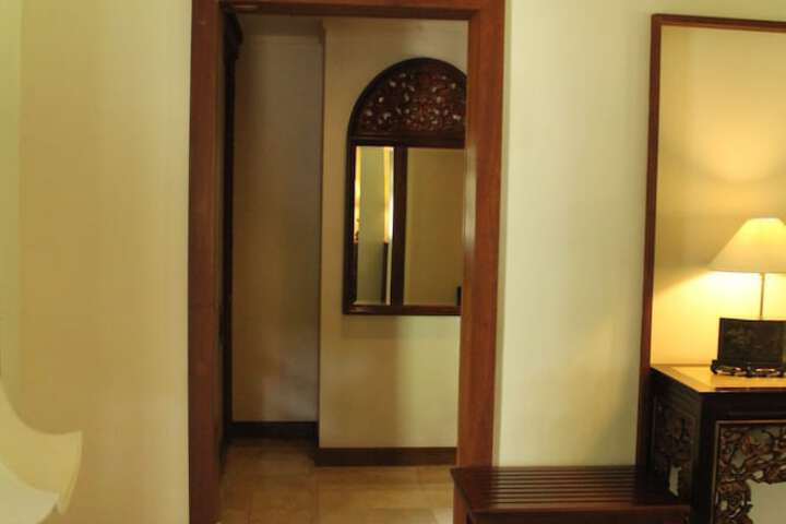 Room 17 of 53