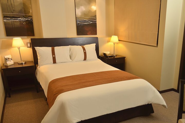 Room 32 of 62