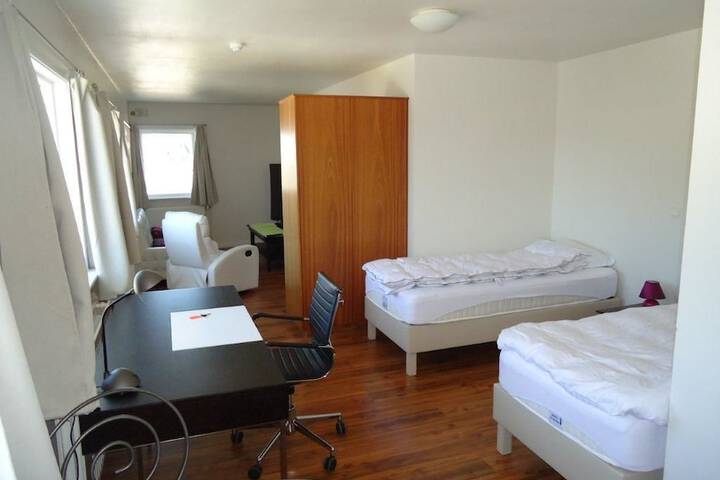 Room 6 of 63