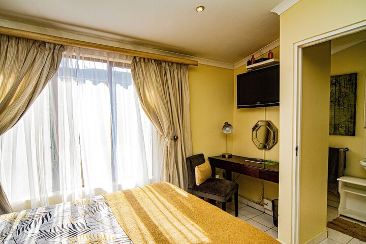 Room 14 of 104