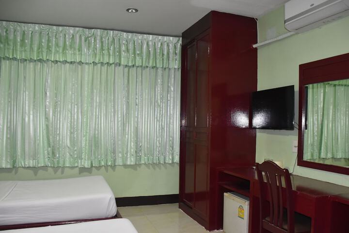 Room 15 of 82