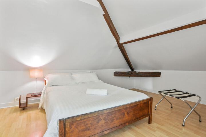 Room 44 of 83