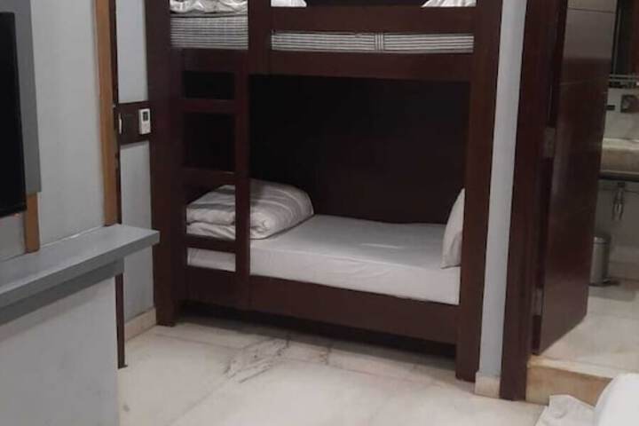 Room 18 of 25