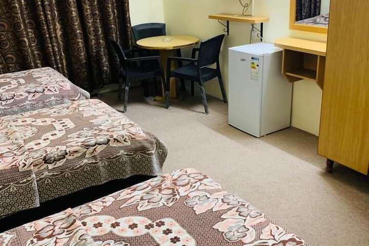Room 10 of 34