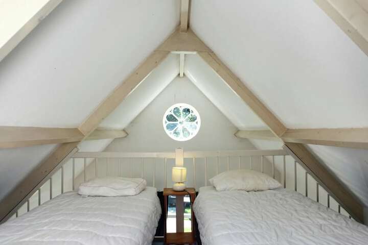 Room 15 of 36