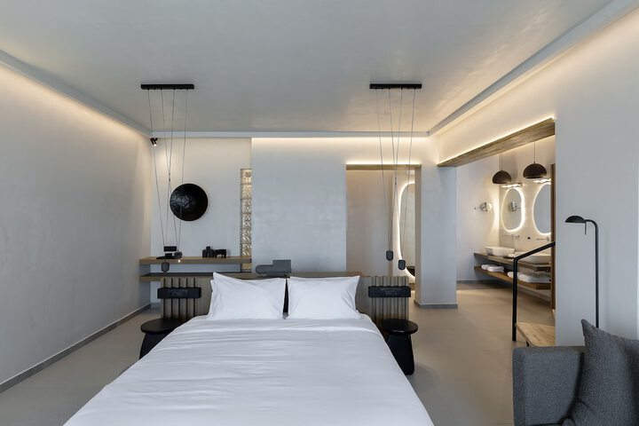Room 16 of 82