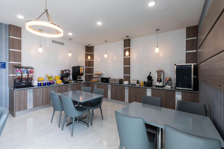 Breakfast area