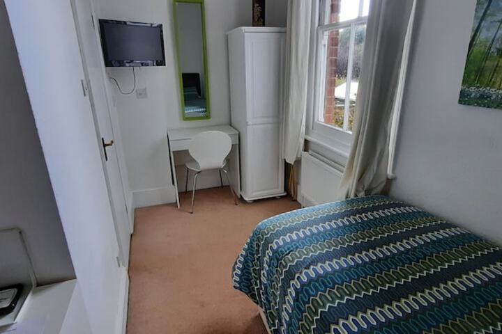 Room 9 of 39