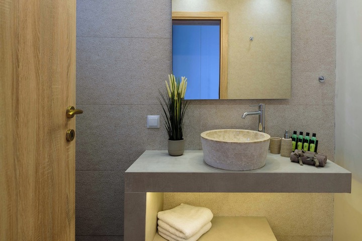 Room 45 of 61