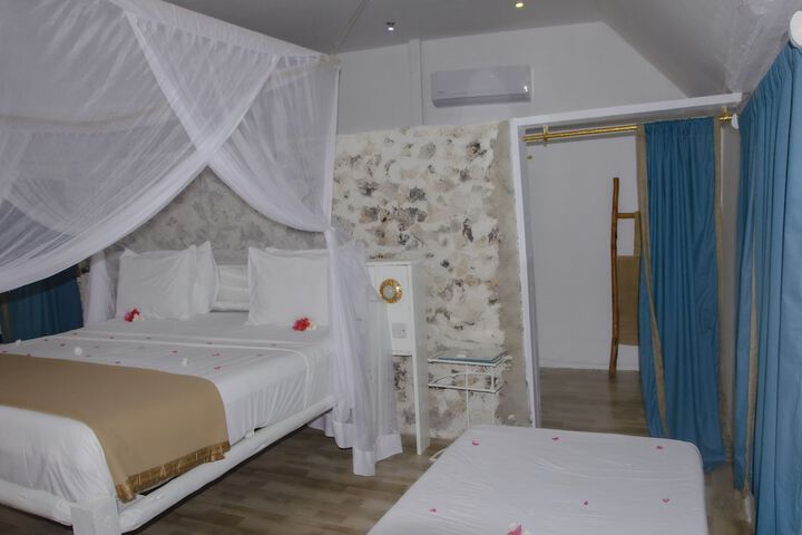 Room 14 of 50