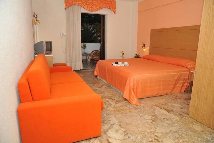 Room 4 of 57