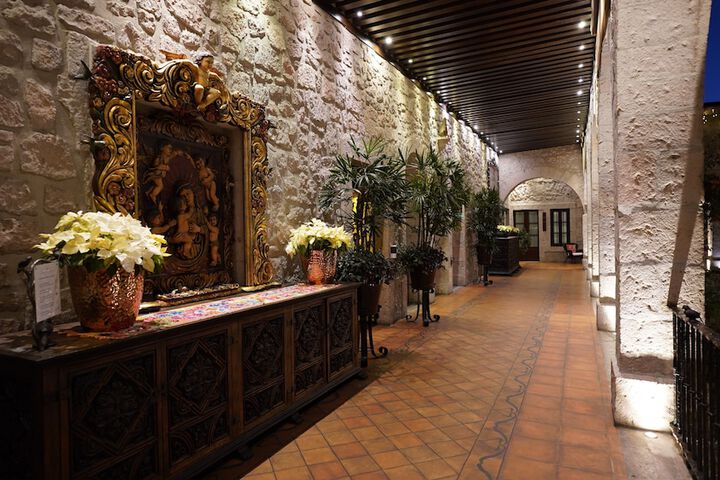 Ballroom/Hall 104 of 166