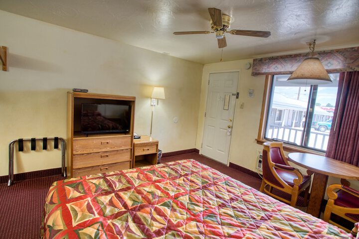 Room 12 of 16