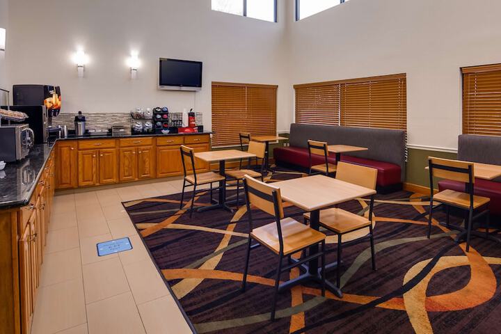 Breakfast area