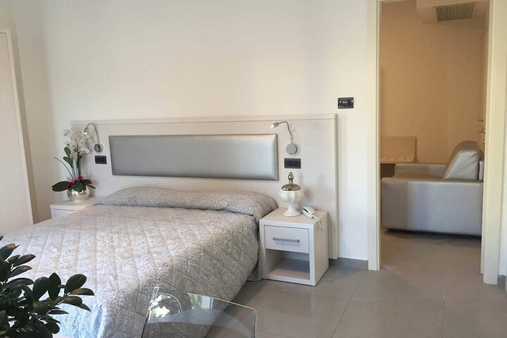 Room 13 of 55