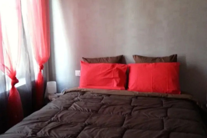 Room 4 of 16