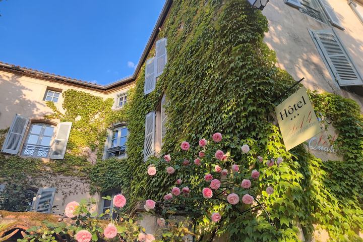 Photo of Hôtel Le Quatorze