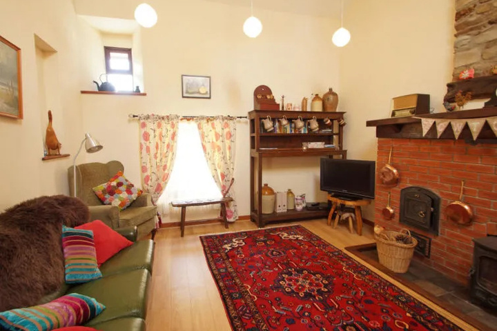 Room 4 of 13