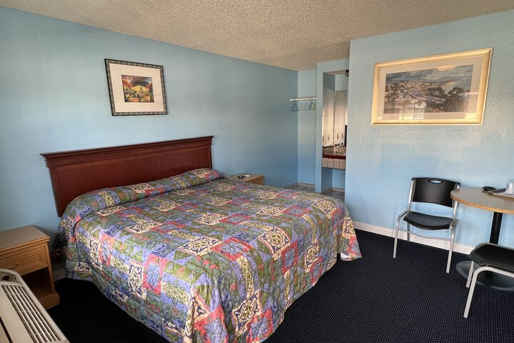 Room 3 of 9