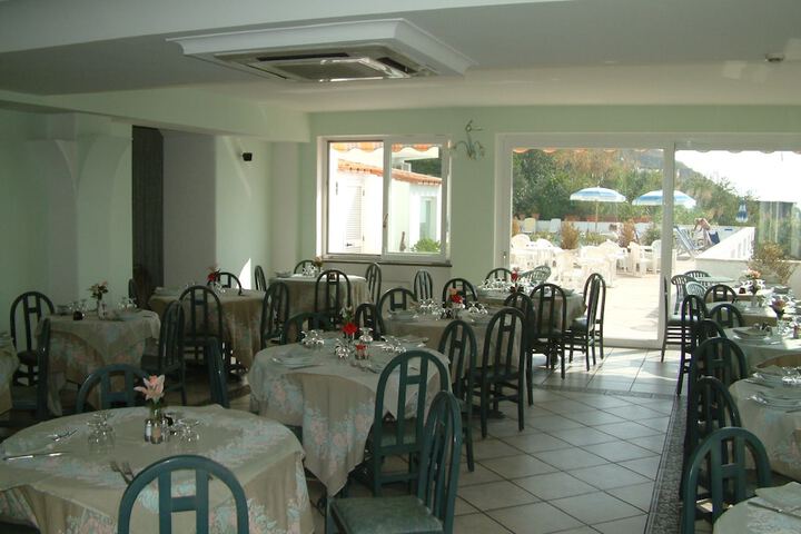 Dining Photos