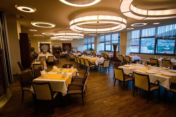 Dining 111 of 146