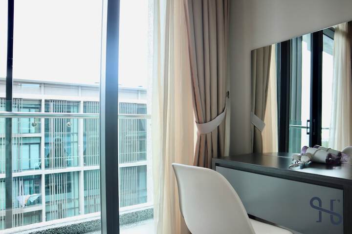 Room 220 of 326