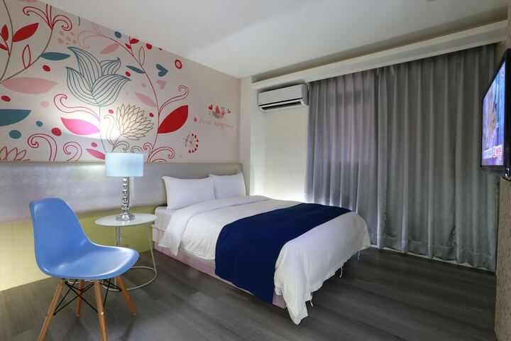 Room 17 of 35
