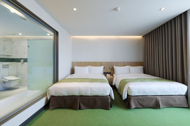 Room 12 of 60