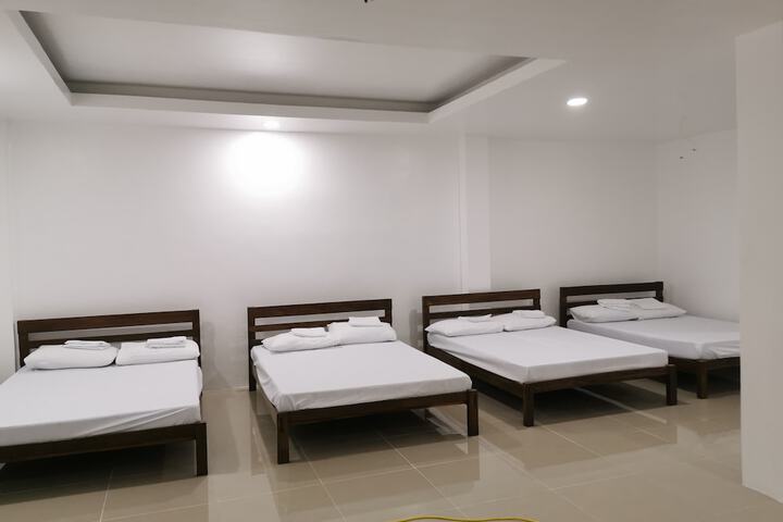 Room 11 of 30