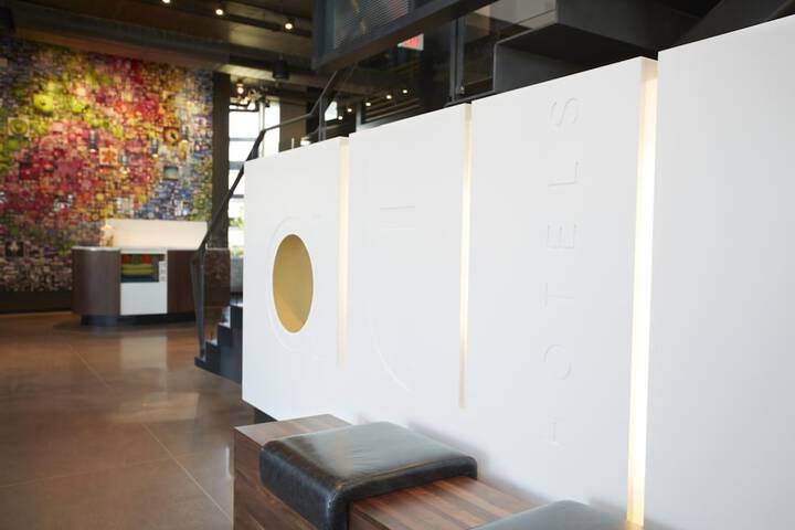 Guest Lobby