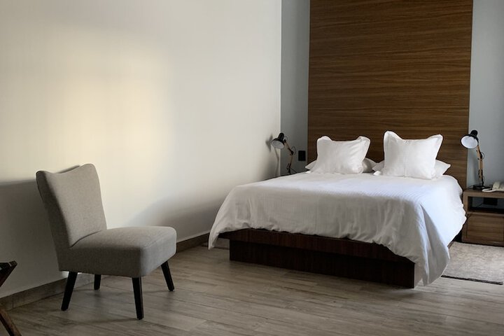 Room 6 of 31