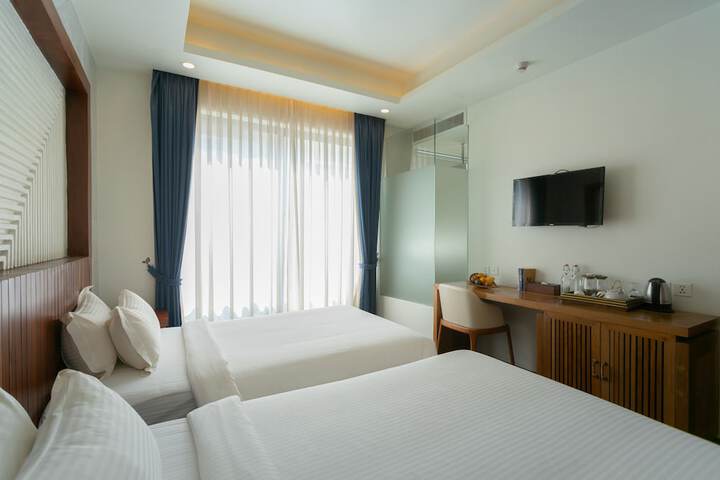 Room 44 of 155