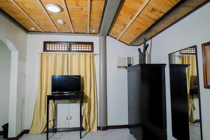 Room 8 of 72