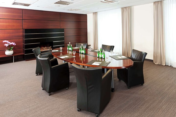 Business Center 45 of 50