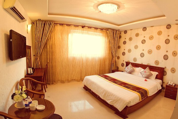 Room 14 of 90