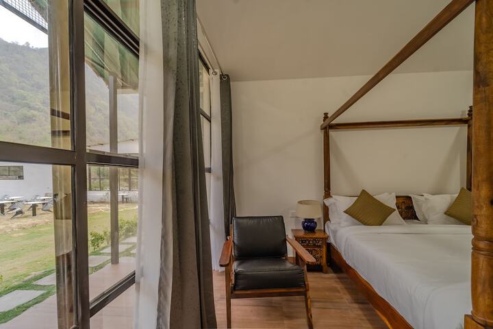 Room 4 of 36