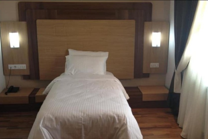 Room 27 of 57