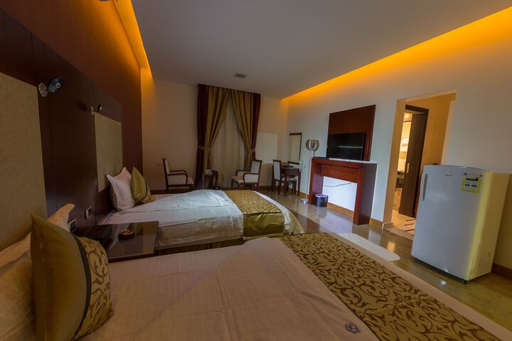 Room 16 of 37