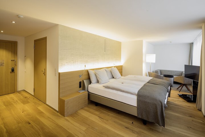 Room 11 of 36