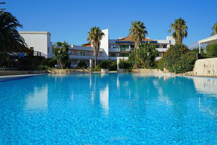 Hotel Pool