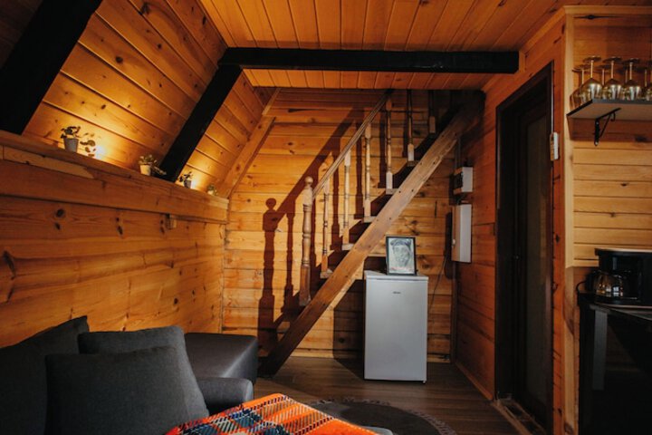 Room 2 of 8