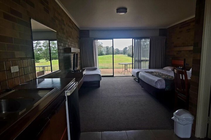 Room 12 of 21