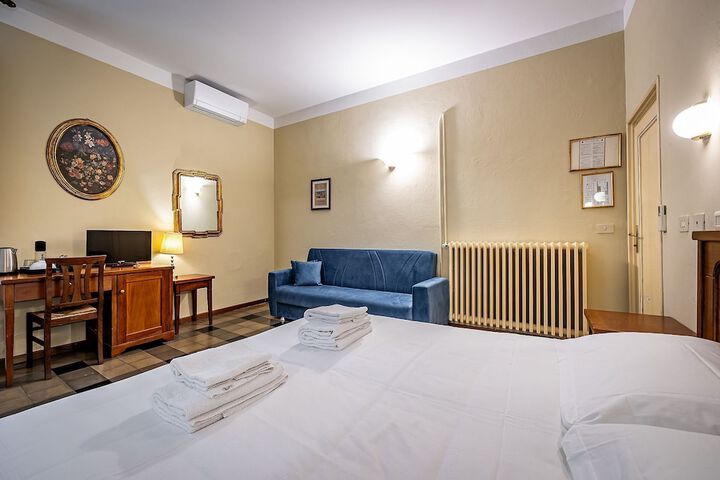 Room 22 of 65