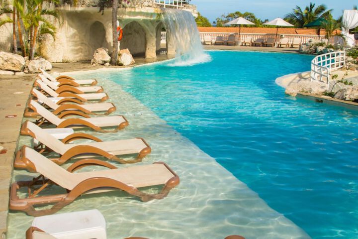 Hotel Pool