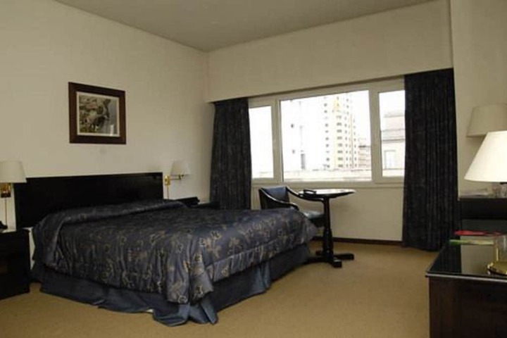 Room 12 of 30