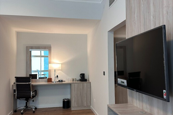 Room 9 of 20