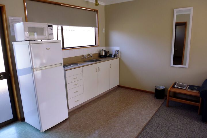 Room 12 of 25