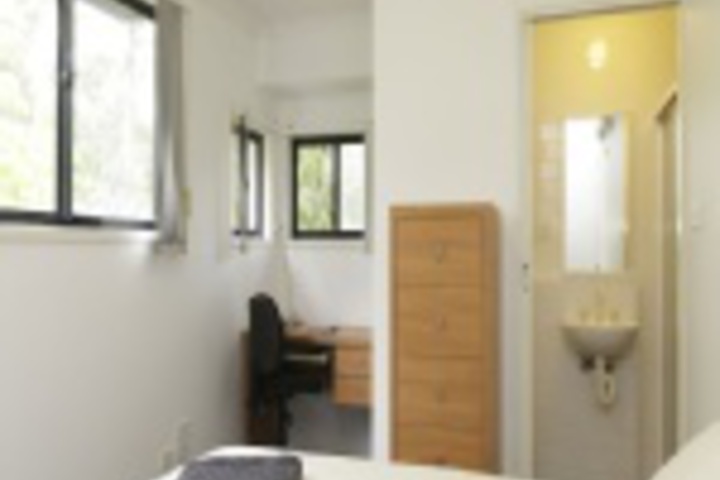 Room 49 of 252