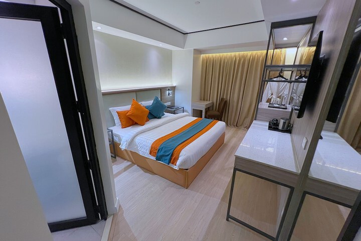 Room 27 of 84
