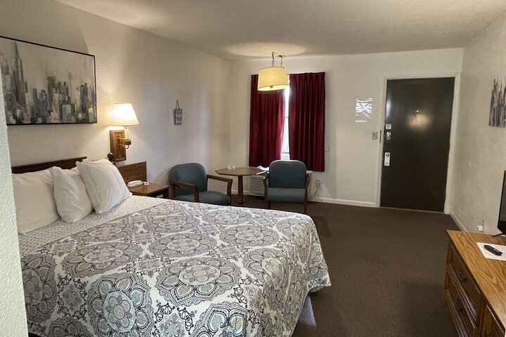 Room 26 of 69